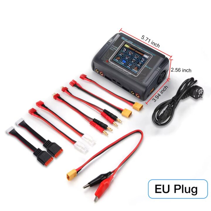 Sfba654056a9542bfa2841348cbddfa645 Graues Smart-Ladegerät mit Touchscreen-Anzeige, daneben mehrere rote/schwarze Anschlusskabel (XT60-Stecker, Bananenstecker, JST-Balancekabel und Deans/Adapter) sowie ein EU-Netzkabel; Messangaben 5,71 × 3,94 × 2,56 inch sind im Bild vermerkt.