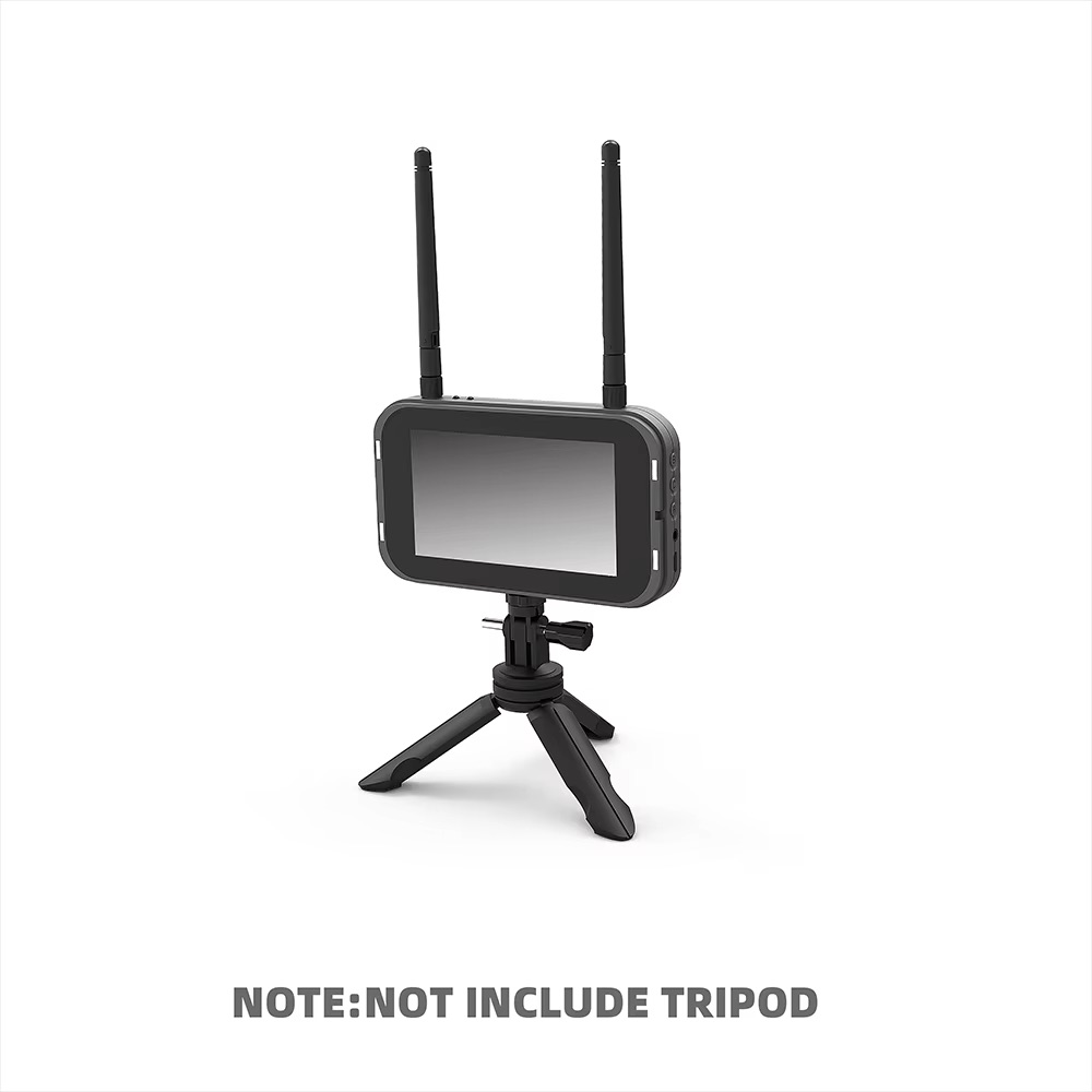 emax-fpv-goggle-43-zoll-display-fpv-racing-drohne Schwarzer FPV-Monitor mit zwei aufrechten Antennen auf einem kleinen Dreibein-Stativ vor weißem Hintergrund; Hinweistext am unteren Rand besagt, dass das Stativ nicht enthalten ist.