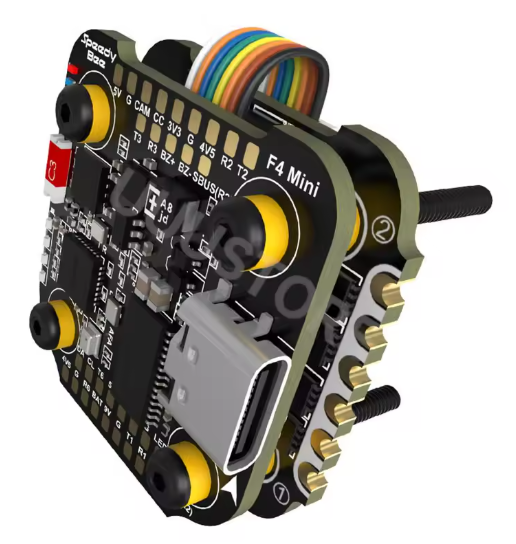 Kleine quadratische Flugsteuerungsplatine mit aufgedrucktem Modellnamen F4 Mini, USB-C-Anschluss an der Vorderkante, vier Montagebohrungen mit gelben Gummidämpfern, gestapelten goldfarbenen Pin-Headern an der Seite, mehrfarbigem Flachbandkabel und schwarzen Befestigungsschrauben.