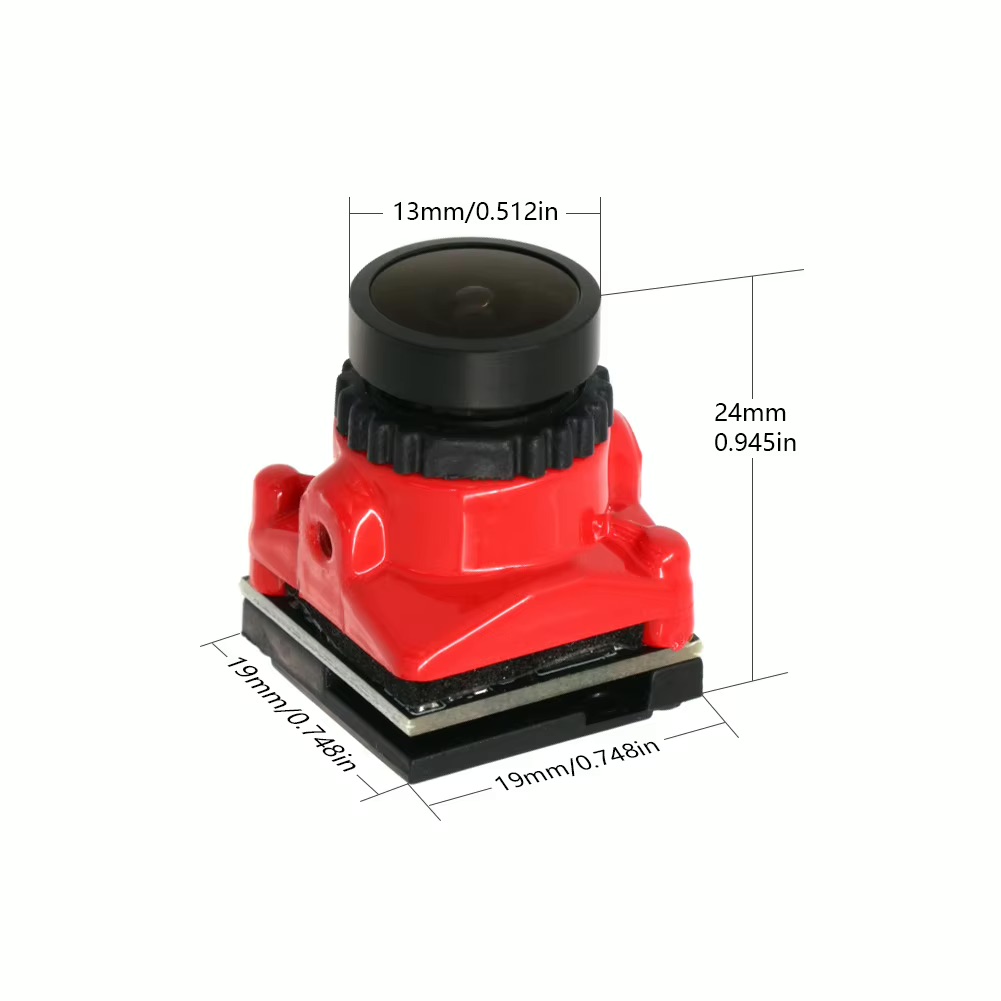 Kleines rotes Kameramodul mit rundem schwarzem Objektiv oben und quadratischer schwarzer Basis, versehen mit eingezeichneten Maßlinien und Größenangaben (13 mm Objektiv, 24 mm Höhe, 19 mm Basis).